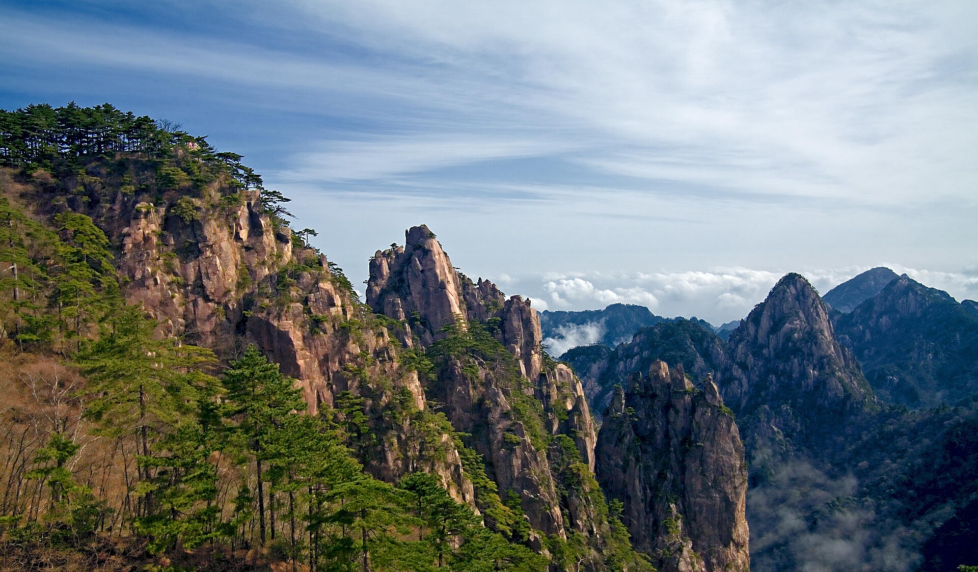 黄山群峰、奇石与松林
