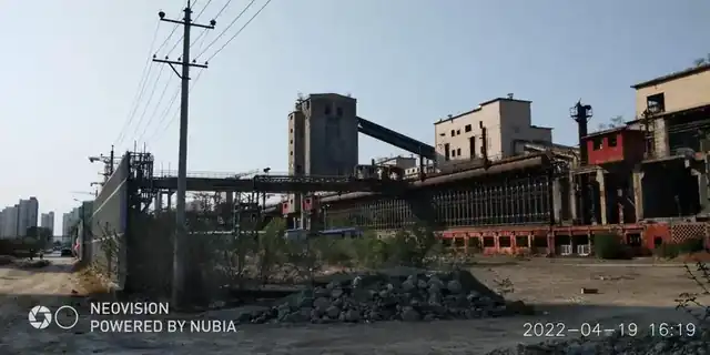 焦炉与冷却塔
