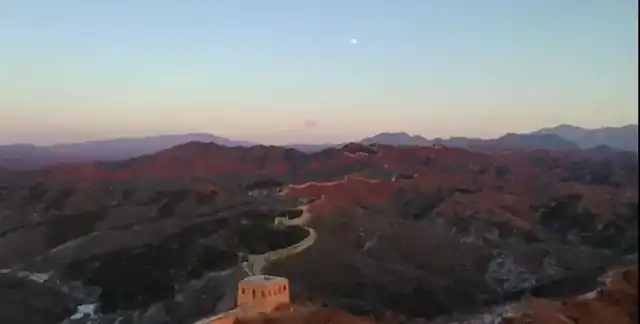 蟠龙山长城沿山脊展开