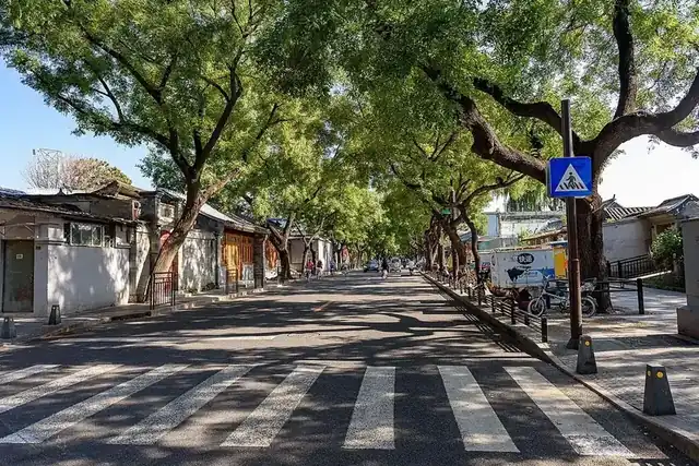 鼓楼西大街甘水桥一带的街面