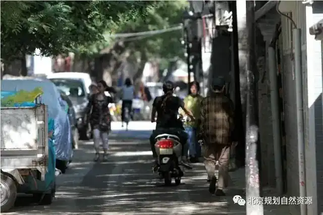 东四九条胡同不停车治理前后对比