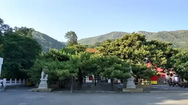 潭柘寺山门入口