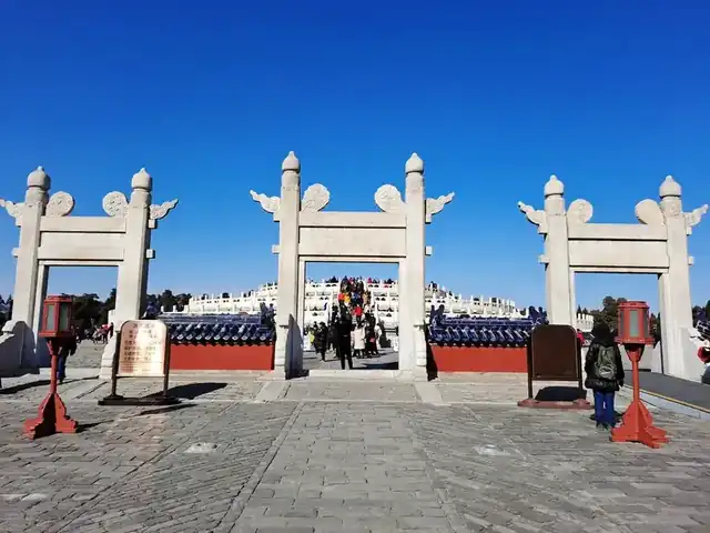 圜丘坛：露天三层圆坛