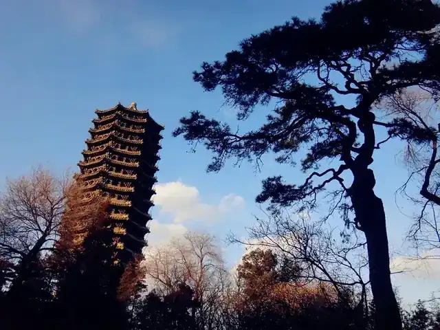 未名湖与博雅塔