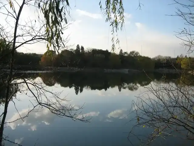 未名湖湖面